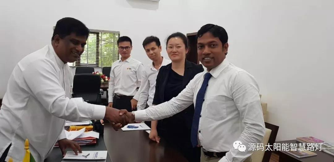 總統(tǒng)、發(fā)展局主席齊齊發(fā)聲，源碼火遍這個(gè)國(guó)家